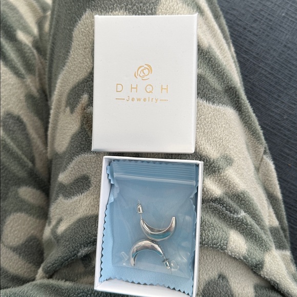 Silver earrings - Picture 4 of 4